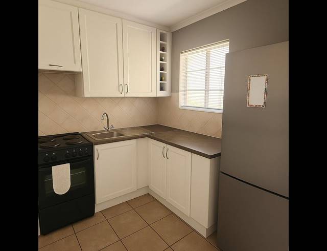 2 BEDROOM TOWNHOUSE FOR SALE IN HIGHVELD